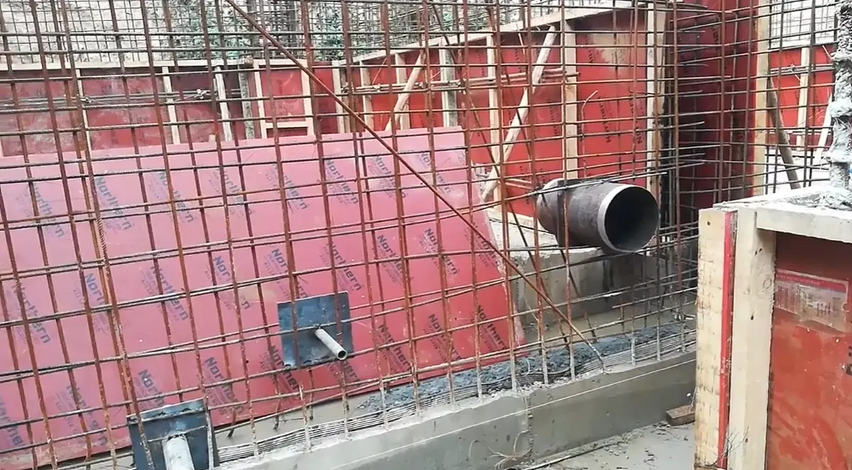 Puddle flange positioned before RCC wall or slab casting