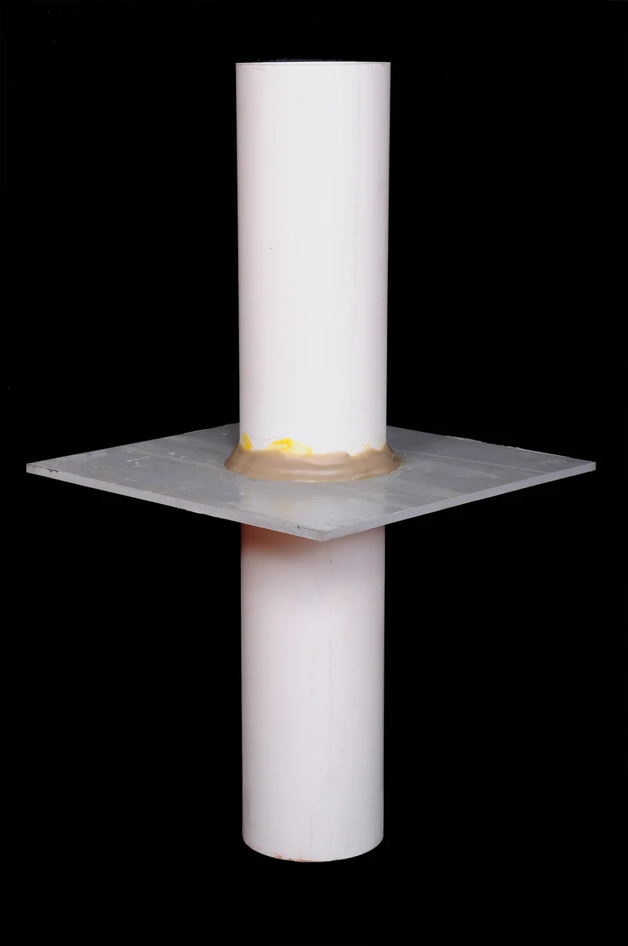 Coarse aggregate moulded PVC puddle flange for RCC concrete bonding